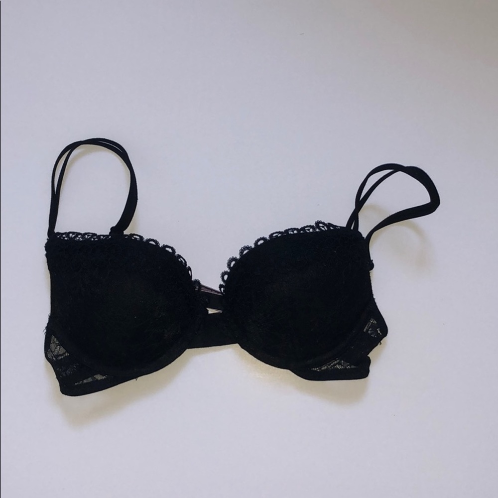 NWOT - Victoria Secret BLK Lace Push-up Bra 32A